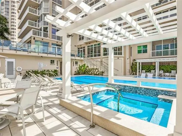 6585 Nicholas Blvd APT 2002, Naples, FL 34108