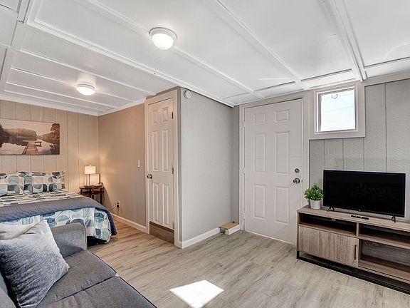 3rd image of 4619 Garden Pl #2