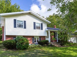 2 Greenleaf Dr, Charlottetown, PE C1A 7R8