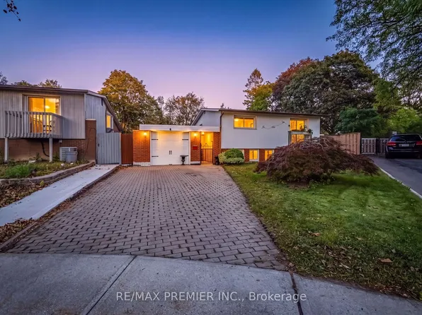 9 Adeline Ct, Toronto, ON M9V 3M9