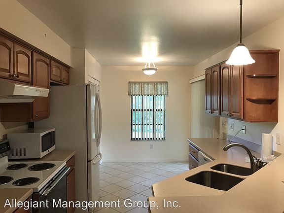 4th image of 767 Parsons Cir SE