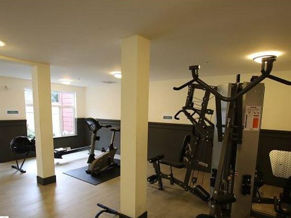 5th image of 963 Charland Ave #1303