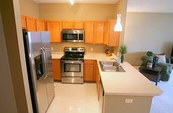 4th image of 670 Kingfisher Ln APT D