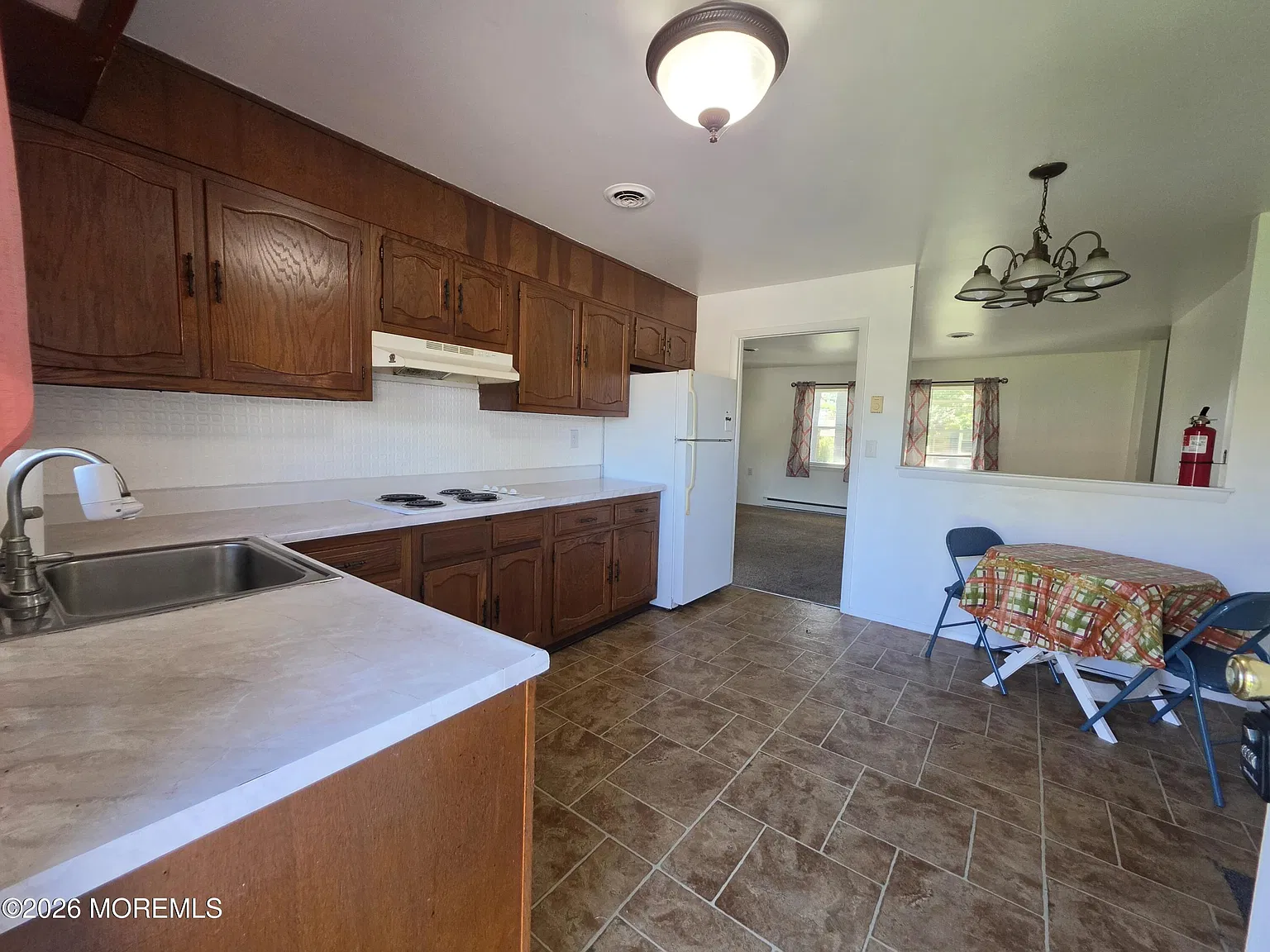 2 bed, 1.5 bath, 1050 sqft, $1,800 — Photo 2