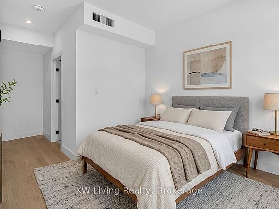 3rd image of 484 Westmount Ave
