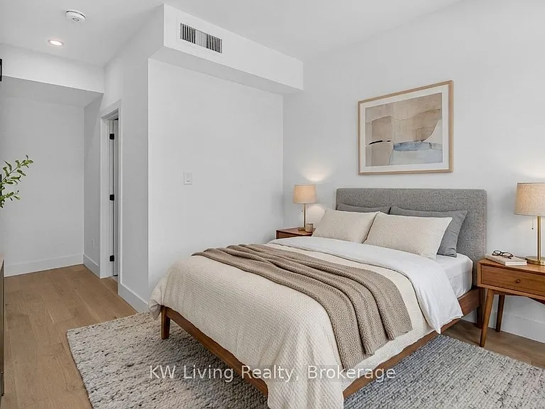 484 Westmount Ave — Photo 3