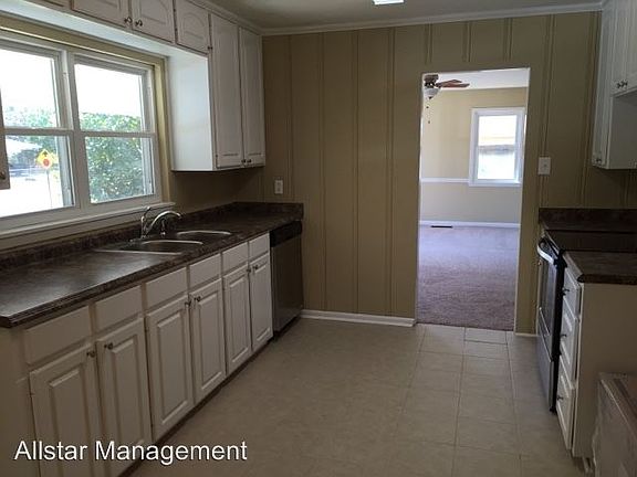 2nd image of 3264 Eastland Dr