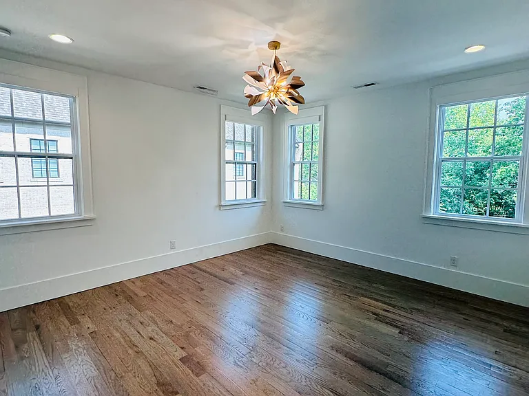 2820 Hillside Springs Dr — Photo 10