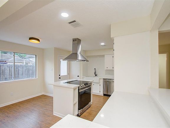 5th image of 10606 Mills Flat St