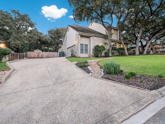 5th image of 13814 BLUFF LN
