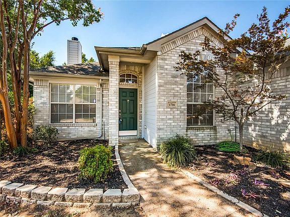 3rd image of 1716 Cedar Elm Dr