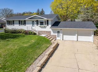 1775 N Dewey Ave, Reedsburg, WI 53959