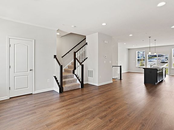 2nd image of 1016 Highpoint Trl