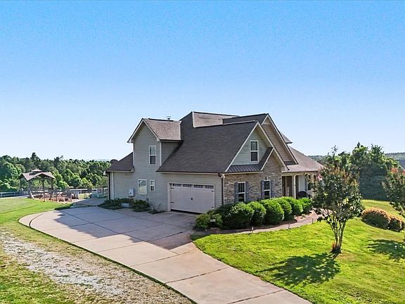 3rd image of 5105 E Highway 166