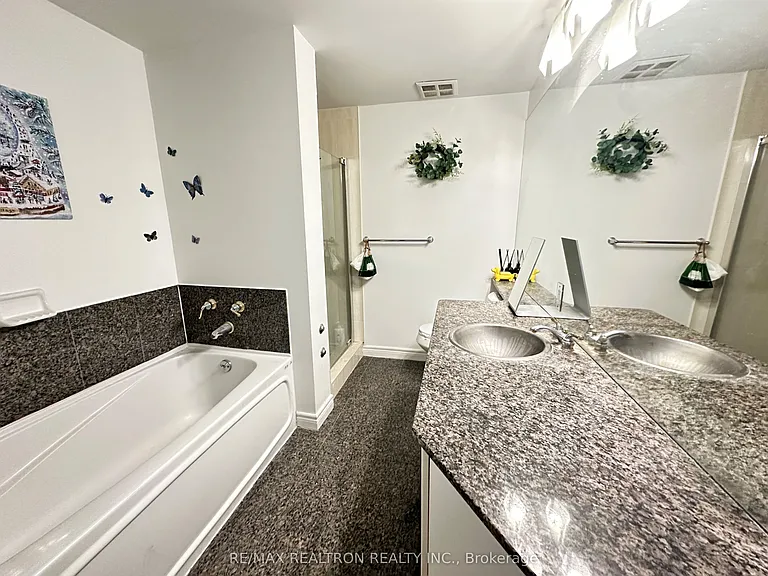 55 Bloor St E #1909 — Photo 11
