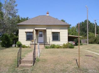 717 E 3rd St, Ellsworth, KS 67439