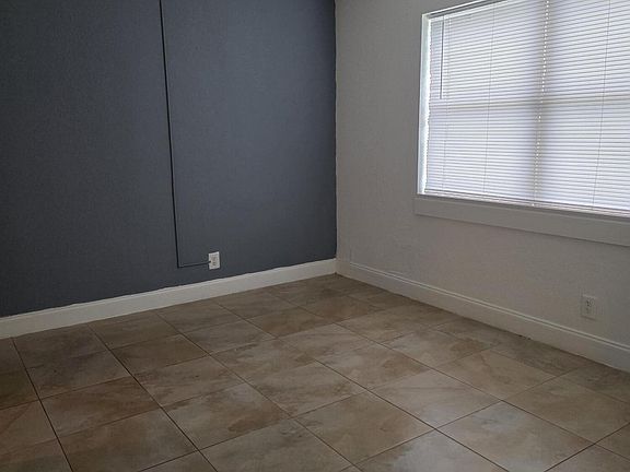 3rd image of 11453 NW 39th Ct