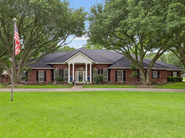 400 Timberlake Dr, Azle, TX 76020