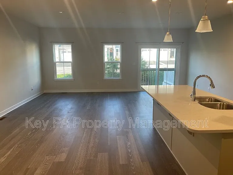 205 Hibiscus Way — Photo 3