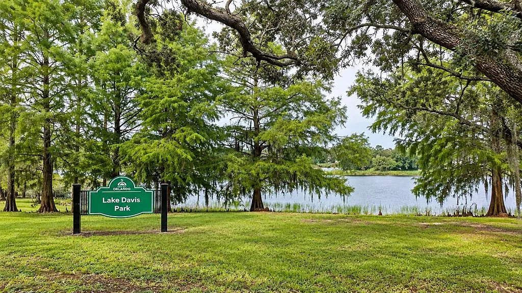 2 bed, 1.0 bath, 1056 sqft, $2,200 — Photo 3