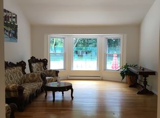 11 Penn Dr, Dix Hills, NY 11746