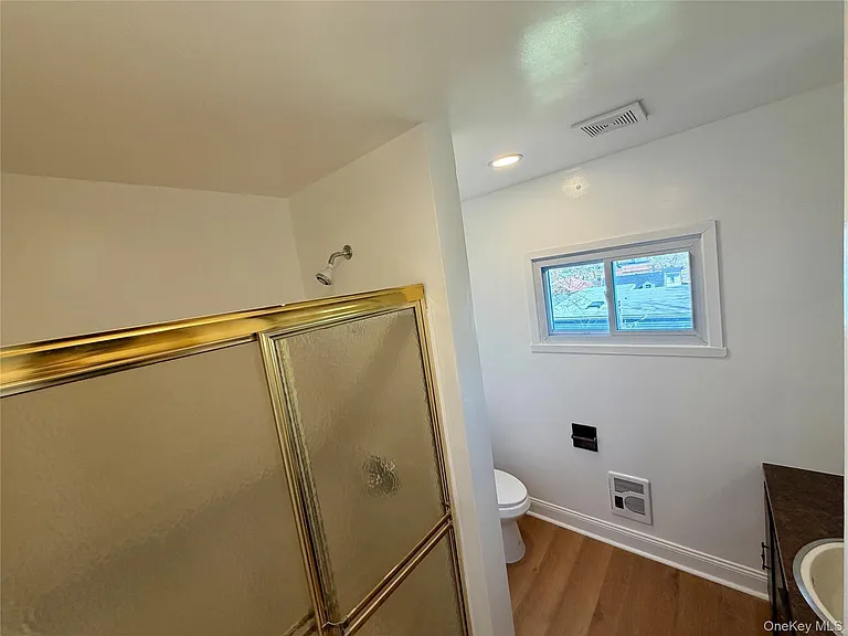 116 Alexander Ave — Photo 15