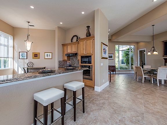 5th image of 8540 Bellagio Drive #1