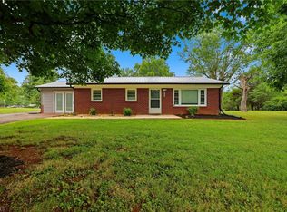400 John McGrady Rd, North Wilkesboro, NC 28659