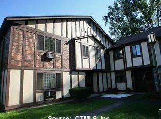 311 Foxwood Ln, Milford, CT 06461