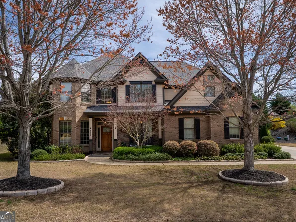 9035 Maple Run Trl, Gainesville, GA 30506