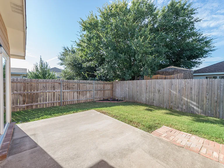 4184 Capstone Dr — Photo 18