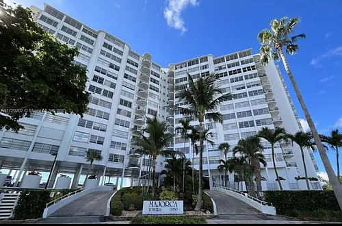 11930 N Bayshore Dr #Penthouse 10 Photo 1