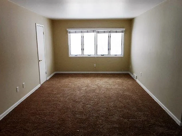 304 Center Ave #4