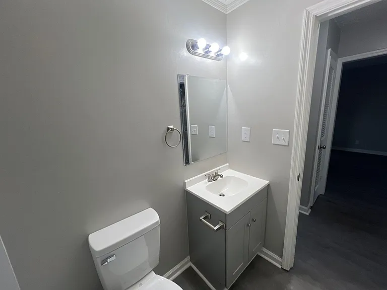 217 Greenleaf Cir — Photo 12
