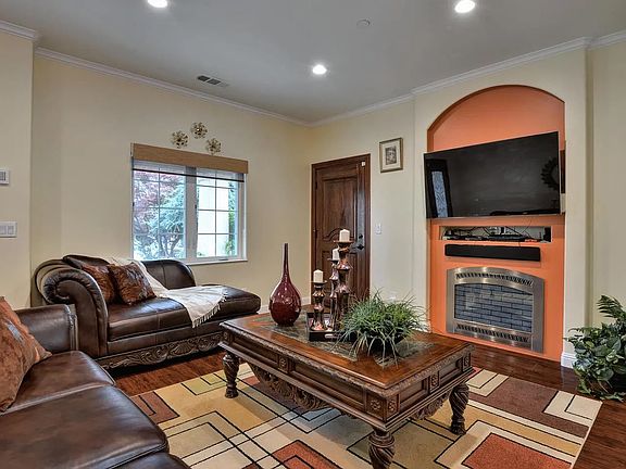 5th image of 21810 Almaden Ave