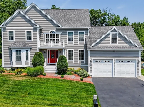 16 Regency Dr, Dracut, MA 01826
