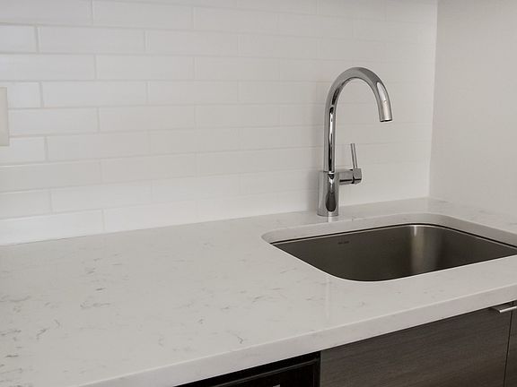 4th image of 298 Mulberry St Frnt 3