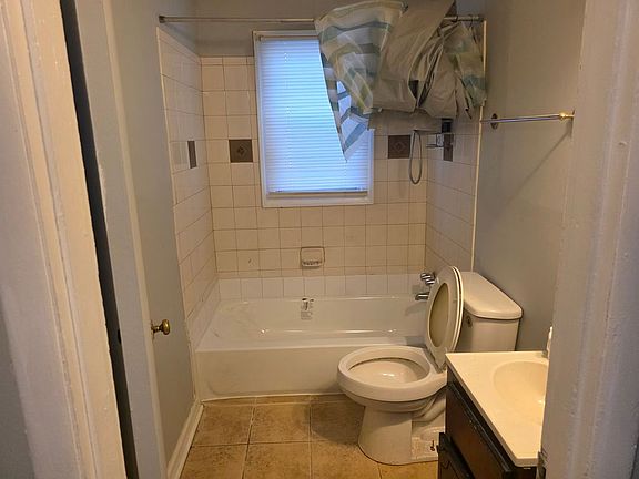 4th image of 1675 19th St SW