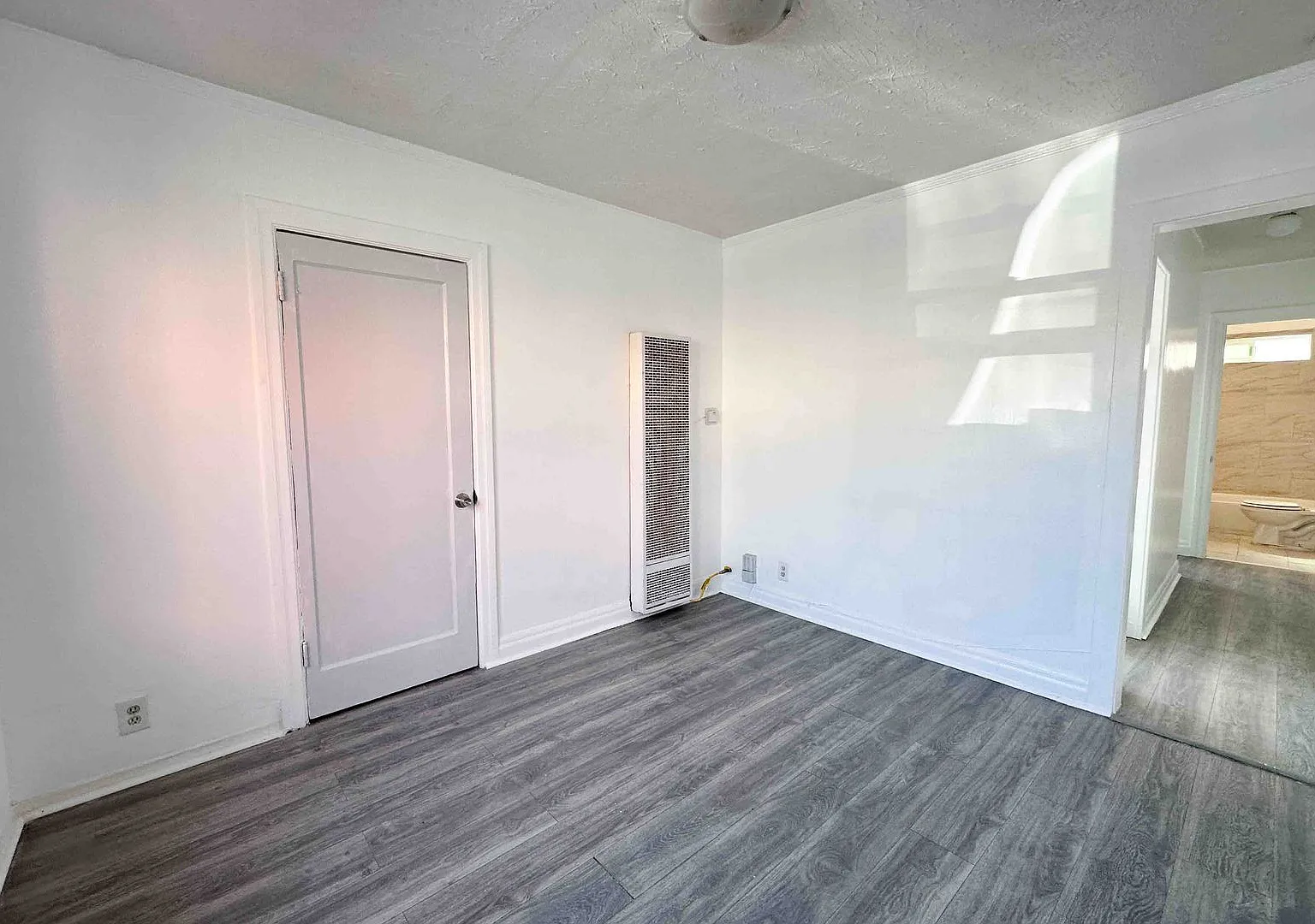 1720 W Gage Ave — Photo 1