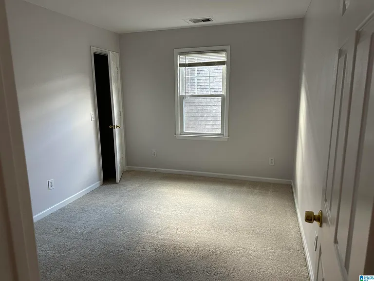 1715 Columbiana Ln — Photo 29