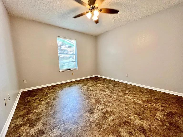 4023 Avenue Q 1/2 — Photo 24