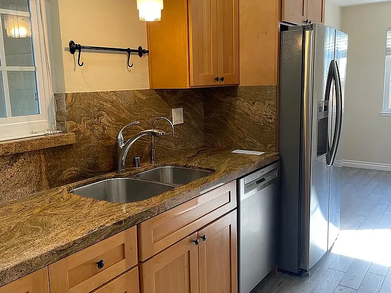 1002 Rockrose Ave — Photo 8