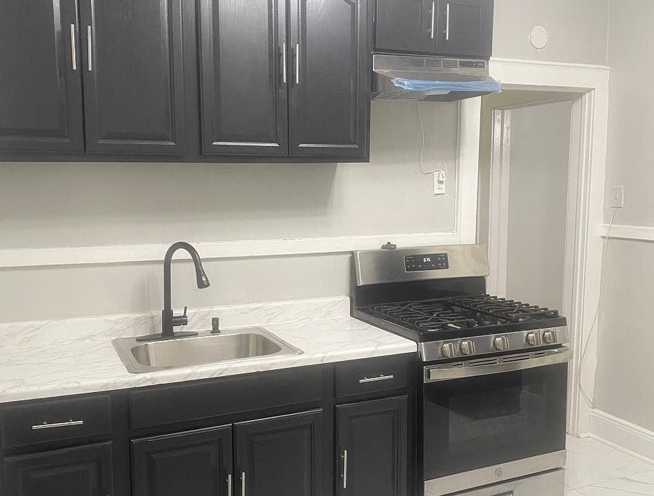 1st image of 151 Carolina Ave Floor 1