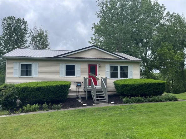 1 Bridle Ln, Dryden, NY 13053