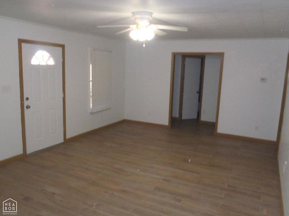 4th image of 6826 Ridge Rd