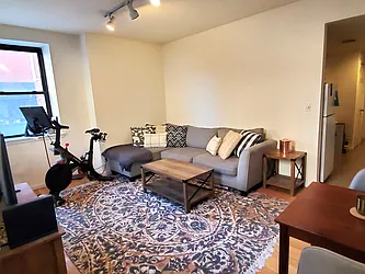 Rented by Teresa Lai, LREB