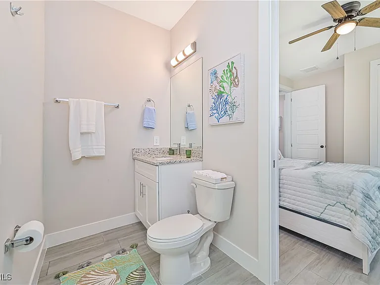 1137 SW 29th Ter — Photo 27