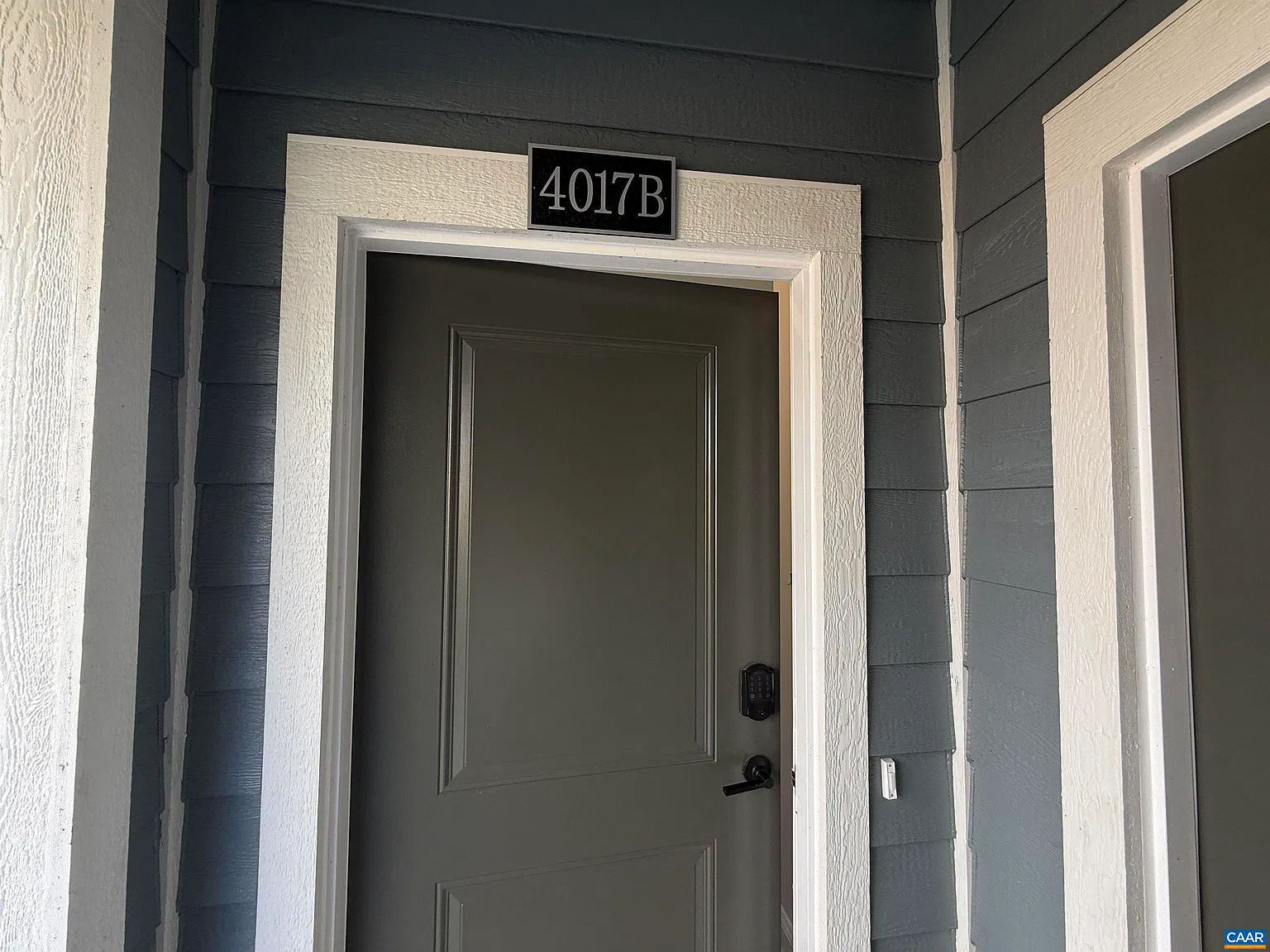 3 bed, 2.5 bath, 1623 sqft, $2,650 — Photo 2