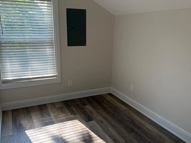 627 N River St #3 — Photo 12