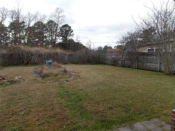 5th image of 536 Fall River Dr